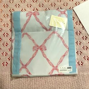 Belle Meade bow Long weekend bag